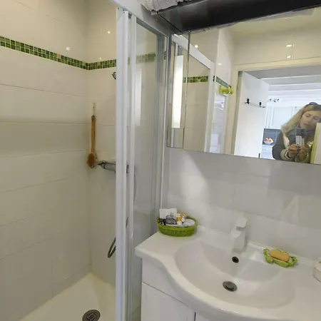 Splendide T2 Climatise A 50m De La Avec Piscine Et Parking - Fr-1-607-97 Apartmán